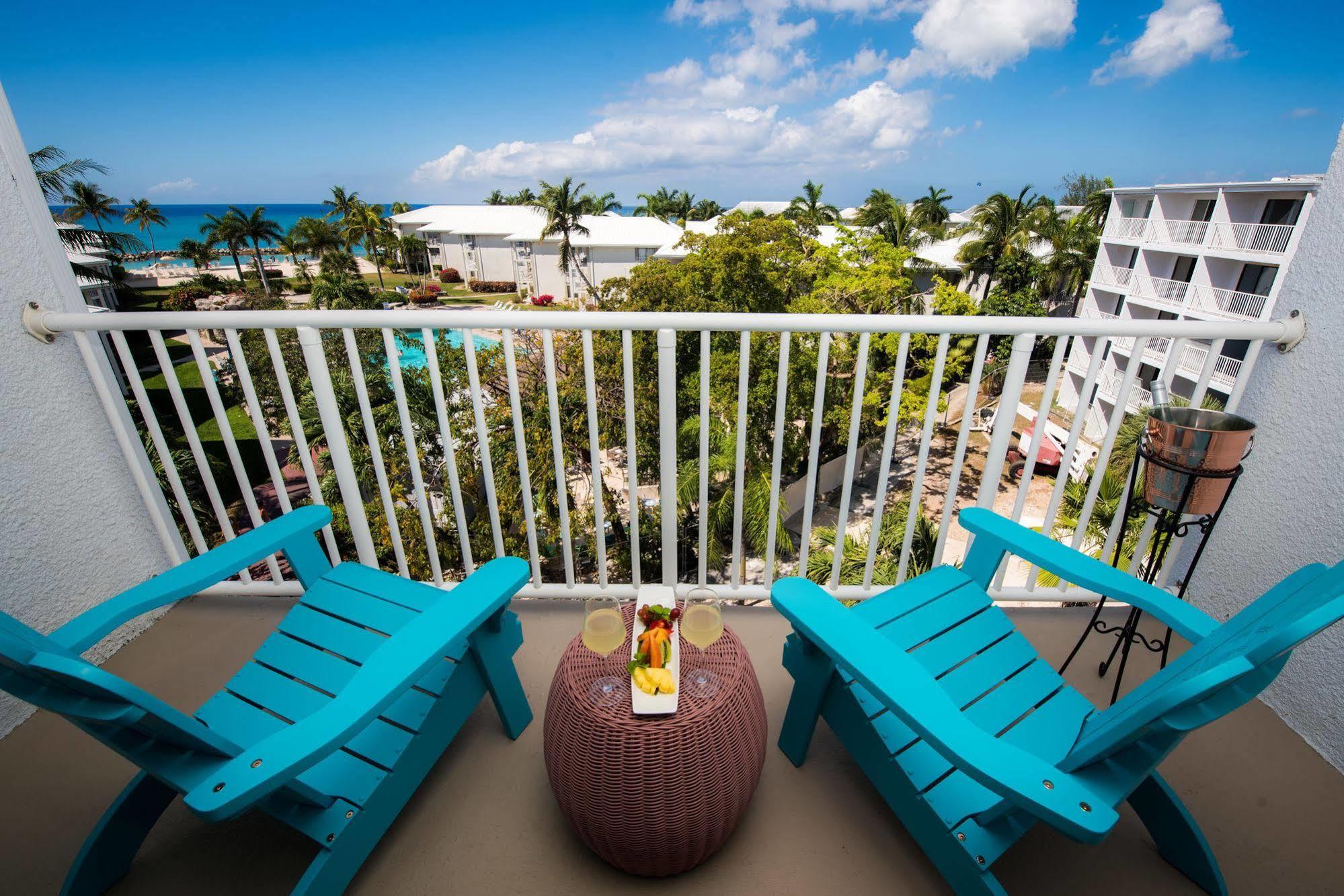 Margaritaville Grand Cayman 4* George Town